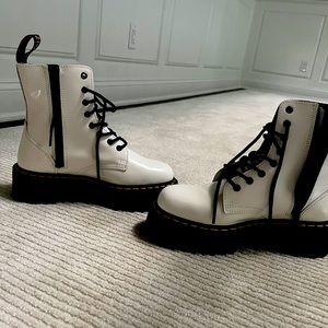 Doc Martens platform boot